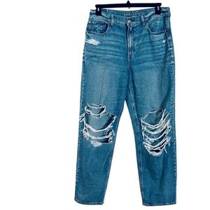 American Eagle Strigid JEAN Women's size 14 Distressed Denim